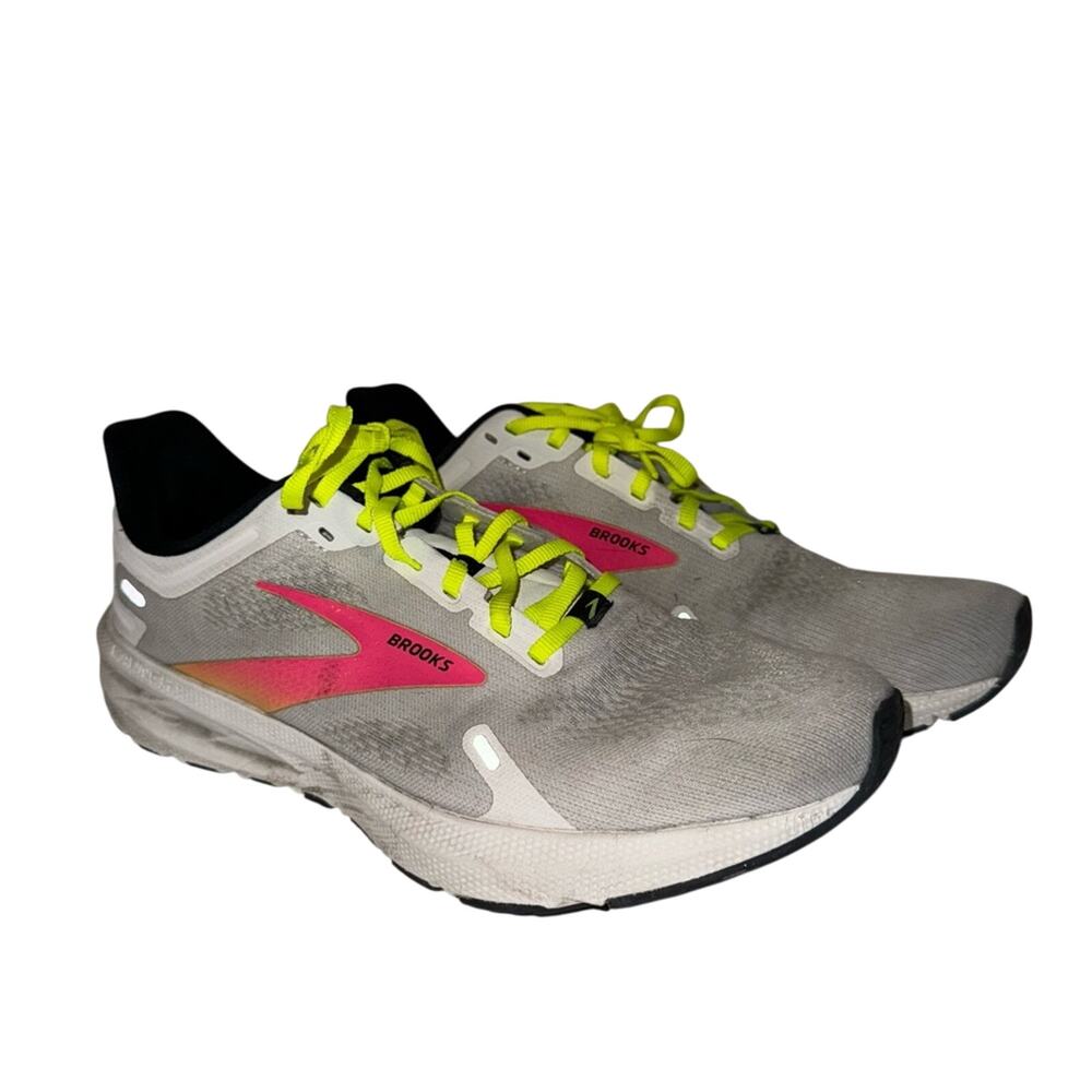 BROOKS Launch 9 running shoes in a grey, pink, and neon yellow colorway 9.5